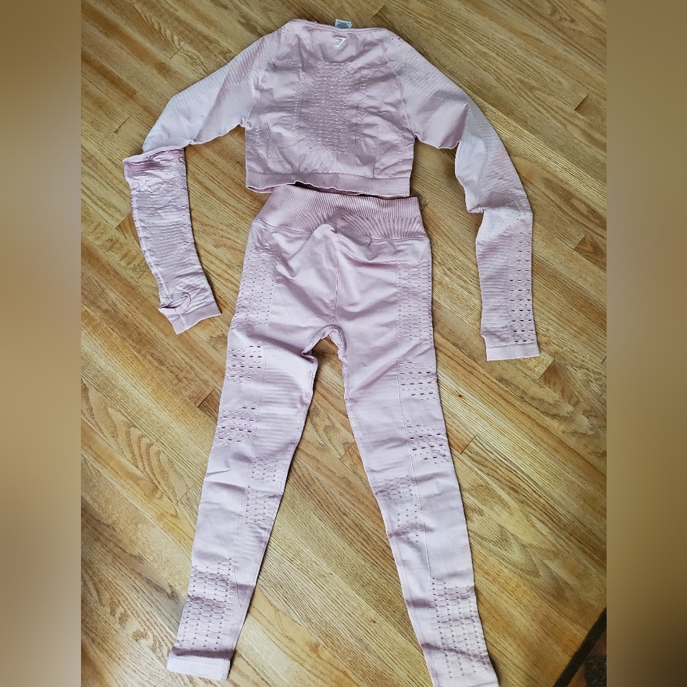 Gymshark Glow Long-sleeve Seamless Crop and Leggings Set (M) - Picture 4 of 6